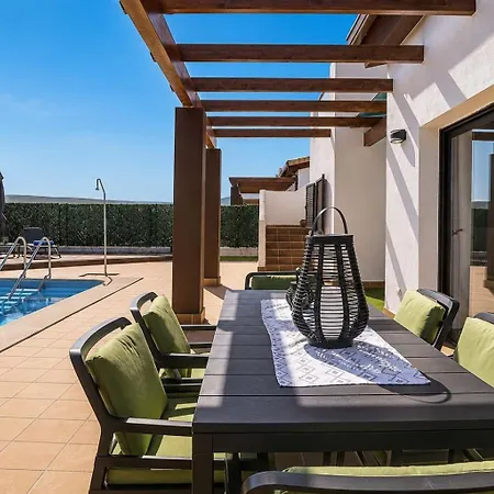 فيلة Guestready - Luxury With Pool *