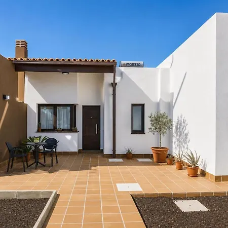 Guestready - Luxury With Pool فيلة